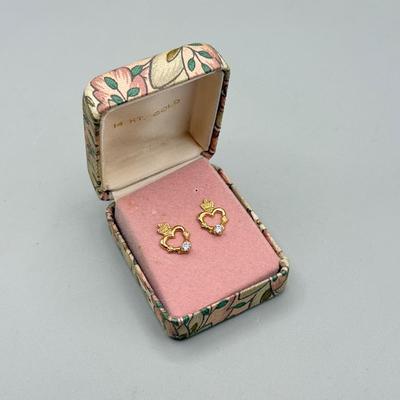 LOT 156: 14kt Irish Claddagh Stud Earrings (0.5gtw)