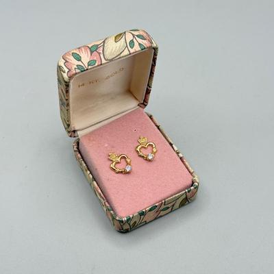 LOT 156: 14kt Irish Claddagh Stud Earrings (0.5gtw)