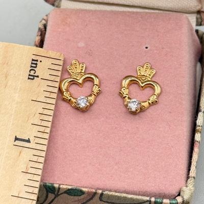 LOT 156: 14kt Irish Claddagh Stud Earrings (0.5gtw)