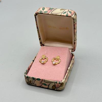 LOT 156: 14kt Irish Claddagh Stud Earrings (0.5gtw)