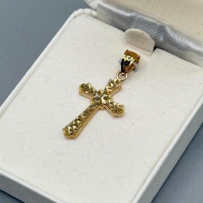 LOT 159: 14kt Gold Cross Pendant (1.0 g)