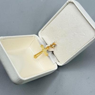 LOT 159: 14kt Gold Cross Pendant (1.0 g)