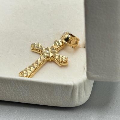 LOT 159: 14kt Gold Cross Pendant (1.0 g)