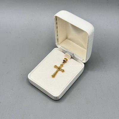 LOT 159: 14kt Gold Cross Pendant (1.0 g)