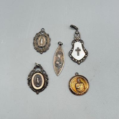 LOT 182: Vintage Sterling Silver Religious Pendants (22.8gtw) featuring Vintage Ottaviani 925 Italian Modernistic Catholic Pendant