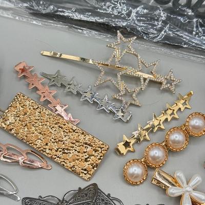 LOT 192: Fashion Hair Pins & Barrettes