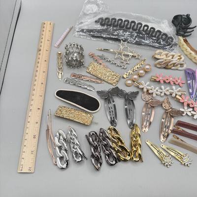 LOT 192: Fashion Hair Pins & Barrettes