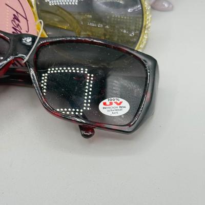 LOT 194: Collection of Sunglasses