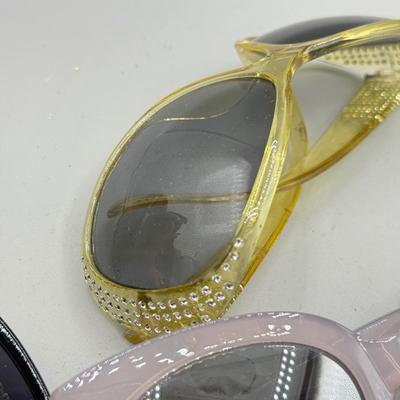 LOT 194: Collection of Sunglasses