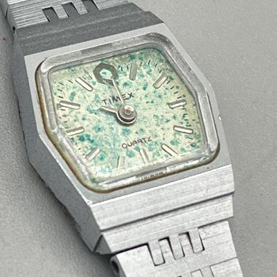 LOT 208: Ladies Watch Collection - Pulsar, Timex and More