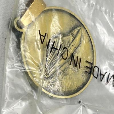 LOT 210: Vintage Costume Jewelry Collection - Rings, Brooches and More