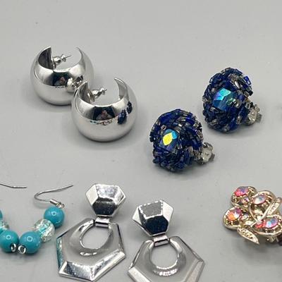 LOT 211: Earring Collection - Pierced and Clip-On