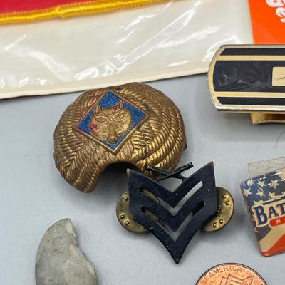 LOT 212: Odds and Ends Lot - Vintage Trinkets and Collectibles