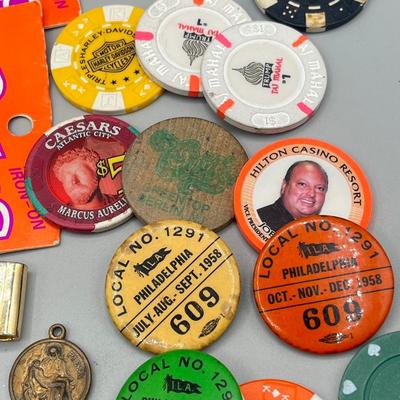 LOT 212: Odds and Ends Lot - Vintage Trinkets and Collectibles