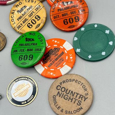 LOT 212: Odds and Ends Lot - Vintage Trinkets and Collectibles