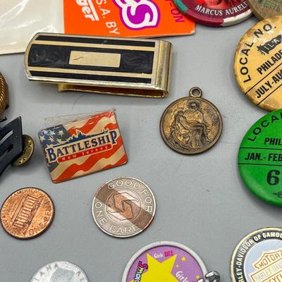 LOT 212: Odds and Ends Lot - Vintage Trinkets and Collectibles