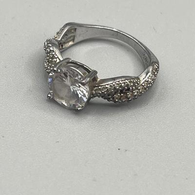 LOT 213: Sterling Silver Jewelry - Earrings and Size 6.5 Ring - 12.3 gtw