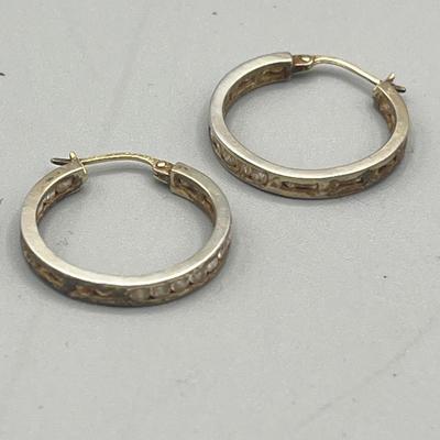 LOT 213: Sterling Silver Jewelry - Earrings and Size 6.5 Ring - 12.3 gtw