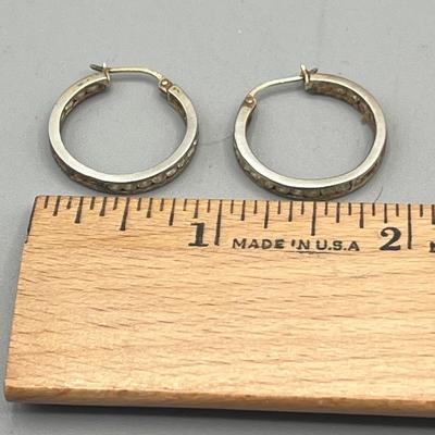 LOT 213: Sterling Silver Jewelry - Earrings and Size 6.5 Ring - 12.3 gtw