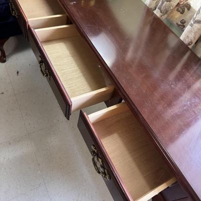 Newer Mahogany Sofa Tabk