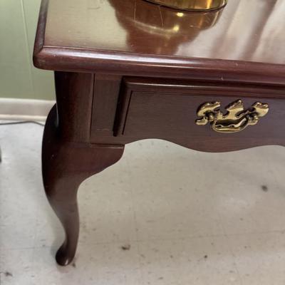 Newer Mahogany Sofa Tabk