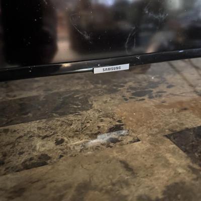 Samsung 44” TV