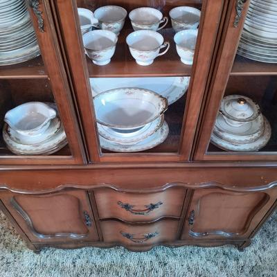 LOT 9: Vintage China Cabinet