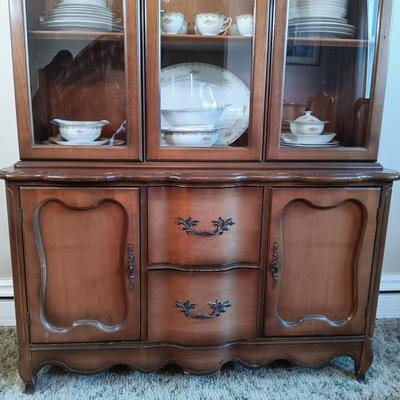 LOT 9: Vintage China Cabinet
