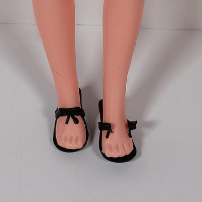 LOT 35: Ellanee A Little Girl's Delight Doll Set & Furga Vittoria Doll