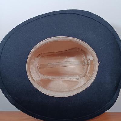 LOT 39: Felt and Straw Cowboy Hats