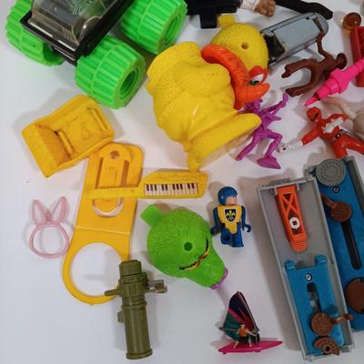 LOT 40: Collection of Vintage Toys and Toy Parts