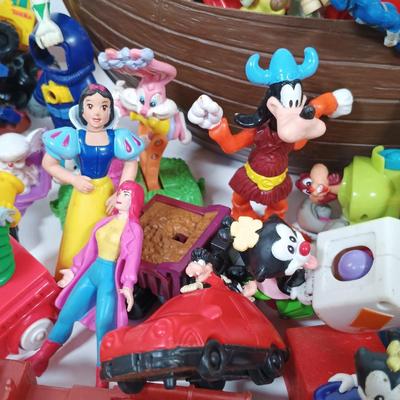 LOT 40: Collection of Vintage Toys and Toy Parts