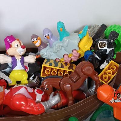LOT 40: Collection of Vintage Toys and Toy Parts