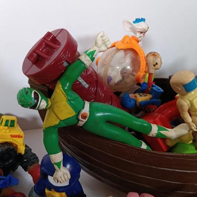 LOT 40: Collection of Vintage Toys and Toy Parts