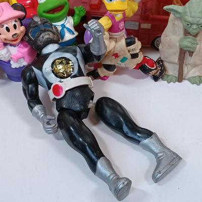 LOT 40: Collection of Vintage Toys and Toy Parts