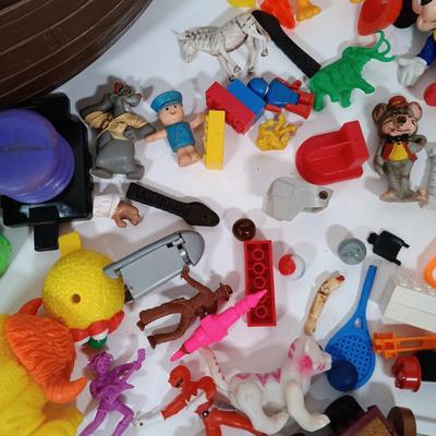 LOT 40: Collection of Vintage Toys and Toy Parts