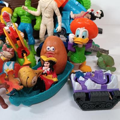 LOT 40: Collection of Vintage Toys and Toy Parts
