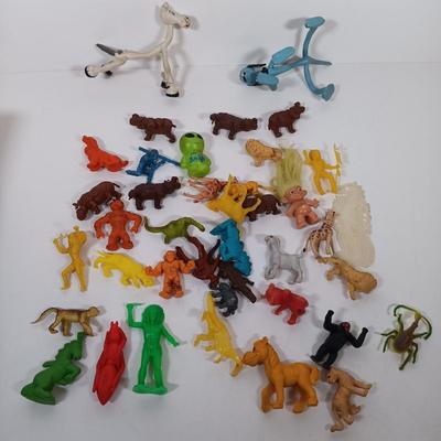 LOT 41: Collection of Vintage Toys