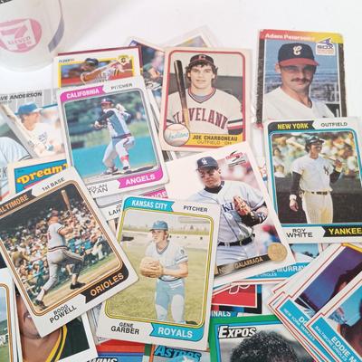 LOT 44: Seven Eleven Baseball Cups and Baseball Trading Cards