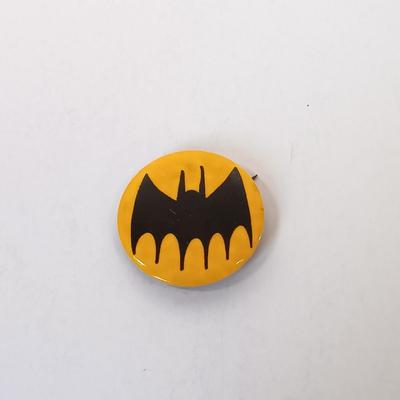 LOT 45: Seven Eleven Amoco 1970s Marvel Comics Cups with Contemporary Spiderman Comics