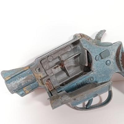 LOT 46: Daisy and Trooper Cap Guns