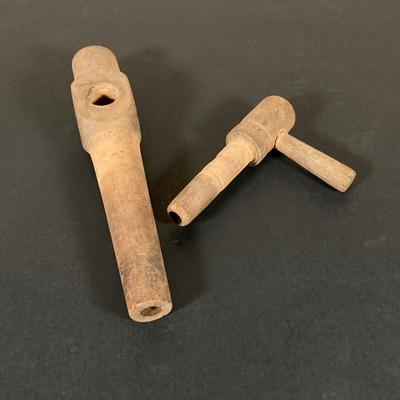 LOT 65: Vintage / Antique Collection - Cast Iron Holders, Wooden Spout, Oil Cans and Berlin 1952 Coin Ashtray