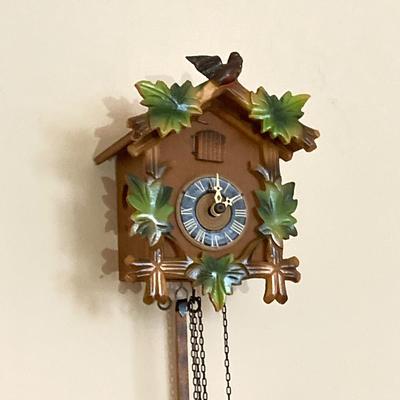 LOT 70: Vintage Wooden Hanging Cuckoo Clock