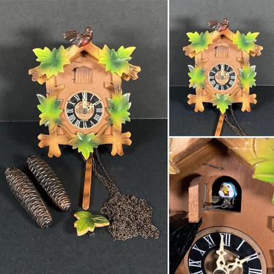 LOT 70: Vintage Wooden Hanging Cuckoo Clock