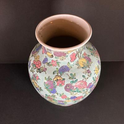 LOT 74: Vintage Hand Painted Famille Rose Asian Vase