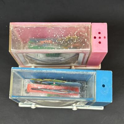 LOT 82: Vintage Florida Souvenirs: "The Sunshine State" Juice Glasses, TV Salt/Pepper Shakers Disney Jars along with a...