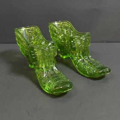 LOT 85: Vintage Boyd Vaseline Glass "Daisey & Button" Bow Slippers, Vintage Hand Painted Trinket Dishes w/Gold Floral...