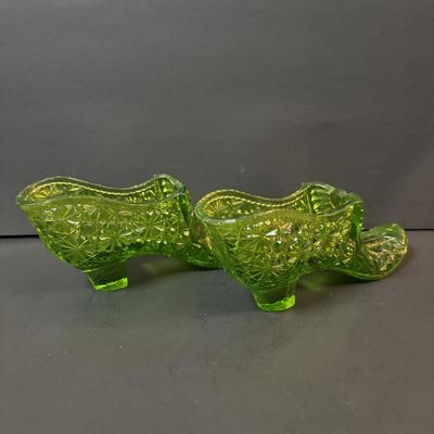 LOT 85: Vintage Boyd Vaseline Glass "Daisey & Button" Bow Slippers, Vintage Hand Painted Trinket Dishes w/Gold Floral...