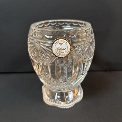 LOT 85: Vintage Boyd Vaseline Glass "Daisey & Button" Bow Slippers, Vintage Hand Painted Trinket Dishes w/Gold Floral...