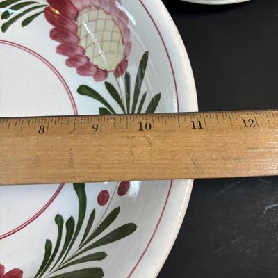 LOT 88: Vintage Kitchen Dishware Collection & Cookbooks